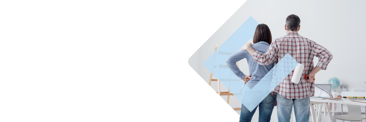 Familia feliz después de comprar su vivienda nueva